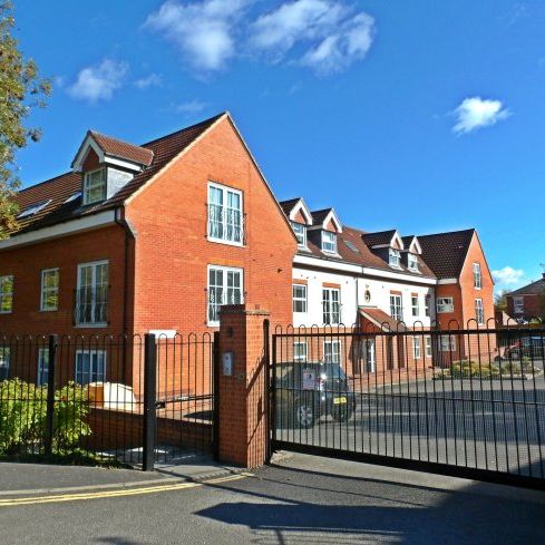 Green Court, Nottingham, NG13 - Photo 1