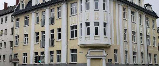 große 2 Zimmer Wohnung mit großes Bad und EBK in Oelsnitz/ Vogtl. - Foto 1