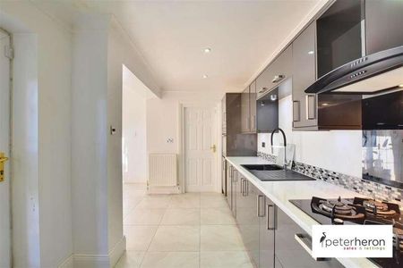 Warwick Drive, East Herrington, Sunderland, SR3 - Photo 4