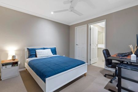 Modern Low-Maintenance Living with Private Courtyard - Photo 4