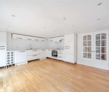 An attractive family home in an ideal location for town, schools an... - Photo 5