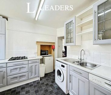 6 bedroom detached house to rent - Photo 1