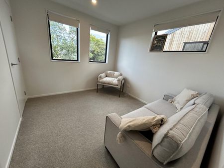 Near new in the Bays - Photo 5