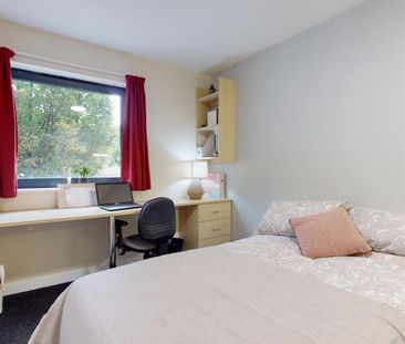 1 bedroom in a flat share to rent - Photo 5