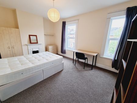 4 Bed Student Accommodation - Photo 2