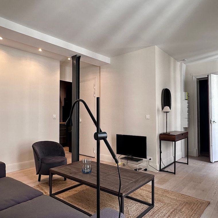 Appartement à louer rue Saint Placide, Paris 6ème - Photo 1