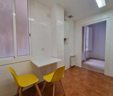 Piso de alquiler en Calle Ferran, Barri Gòtic - Photo 2