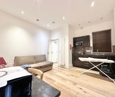 Studio to rent - Photo 3