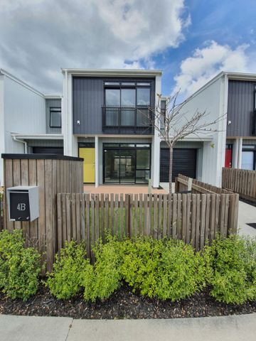 Fabulous Modern Terrace Home - Photo 2
