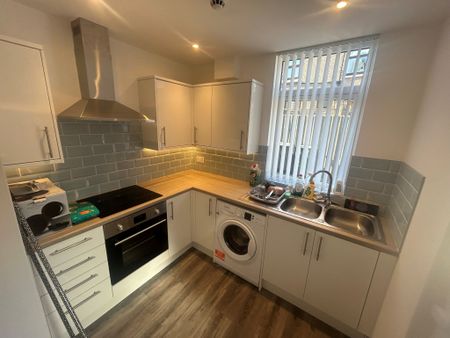 Chatsworth Avenue, Wallasey, CH44 - Photo 2