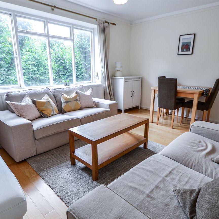 Fairhurst, Compayne Gardens, London, NW6 - Photo 1