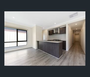 🏡 4-Bedroom House in Wallan - Photo 1