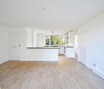 3 bedroom flat to rent - Photo 3