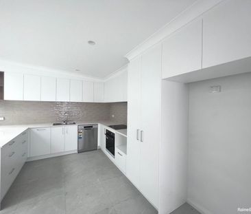 Freshly Renovated Beauty! - Photo 5