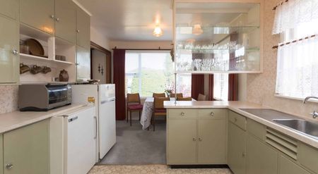 Solid Three Bedrooms - Hokowhitu - Photo 4