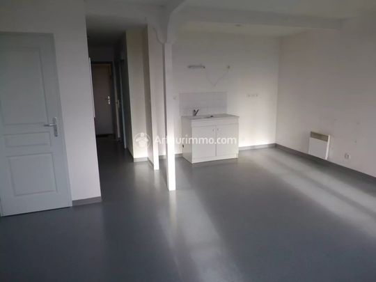 Location Appartement 1 pièces 32 m2 à Saint-Jean-d'Angély - Photo 1