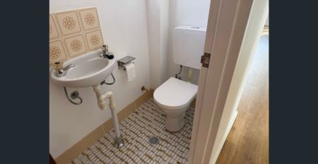 Spacious Newly Renovated Apartment in Prime Allawah Location - Photo 5