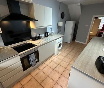 Room1, 229 Donegall Rd, Belfast, BT12 5NB - Photo 5