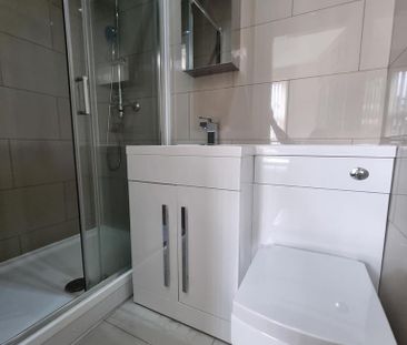 4 bedroom end of terrace house to rent - Photo 5