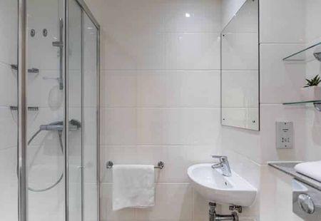 Silver Ensuite - Photo 5