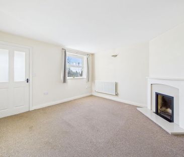 2 bedroom end of terrace house to rent - Photo 2