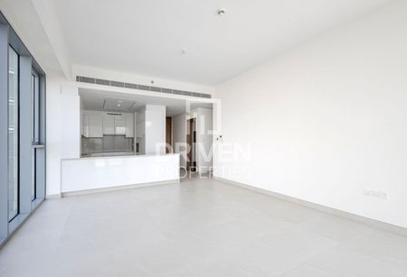 Brand New Apt | Full Canal and Burj Khalifa View - Photo 3