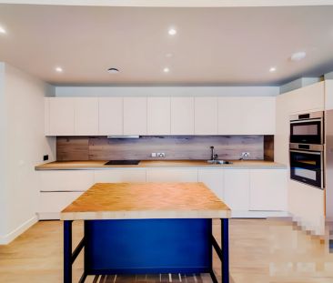 4 Bedroom 4 Bathroom-Ensuite Room 2 - Photo 6