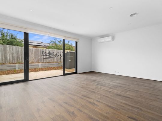 3 Bedroom Open Plan Townhouse in Carrum Downs! - Photo 1