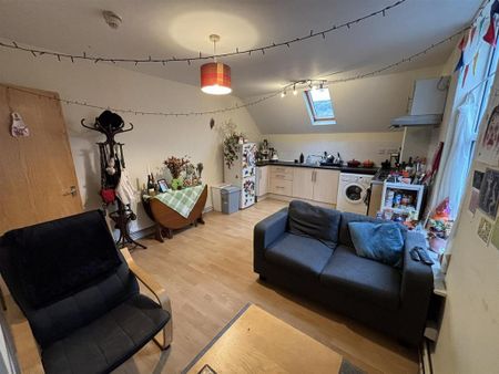 2 bedroom apartment to rent - Photo 2