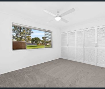 Spacious Four-Bedroom Family Home with Large Fully Fenced Yard - Photo 3