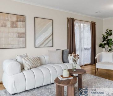 Spacious Family Home in Convenient Narre Warren Location - Photo 3