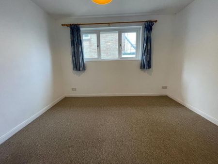 3 bedroom detached house to rent - Photo 4
