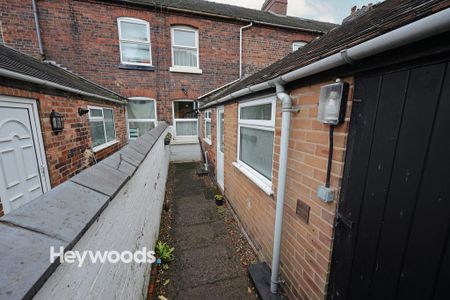 2 bedroom terraced house to rent - Photo 5