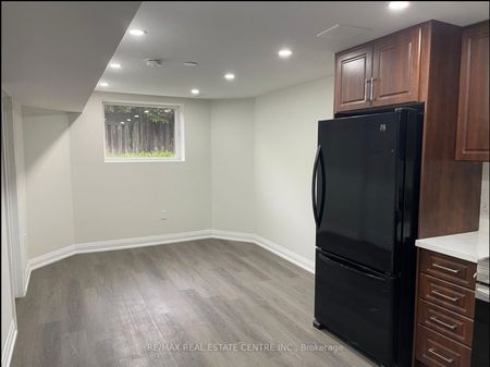 For Lease - 3727 Althorpe Circle, Mississauga, Ontario - Photo 5