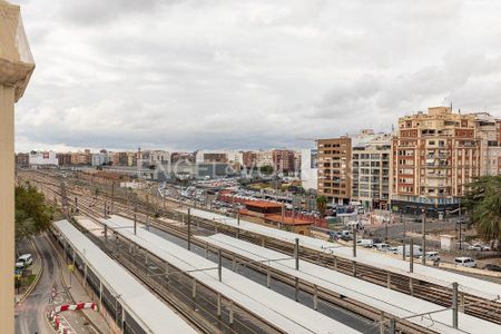 Valencia, Valencian Community 46004 - Photo 4