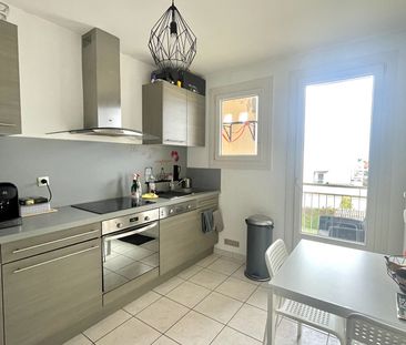 Location Appartement 5 pièces 82m² RIORGES 42153 - Photo 4