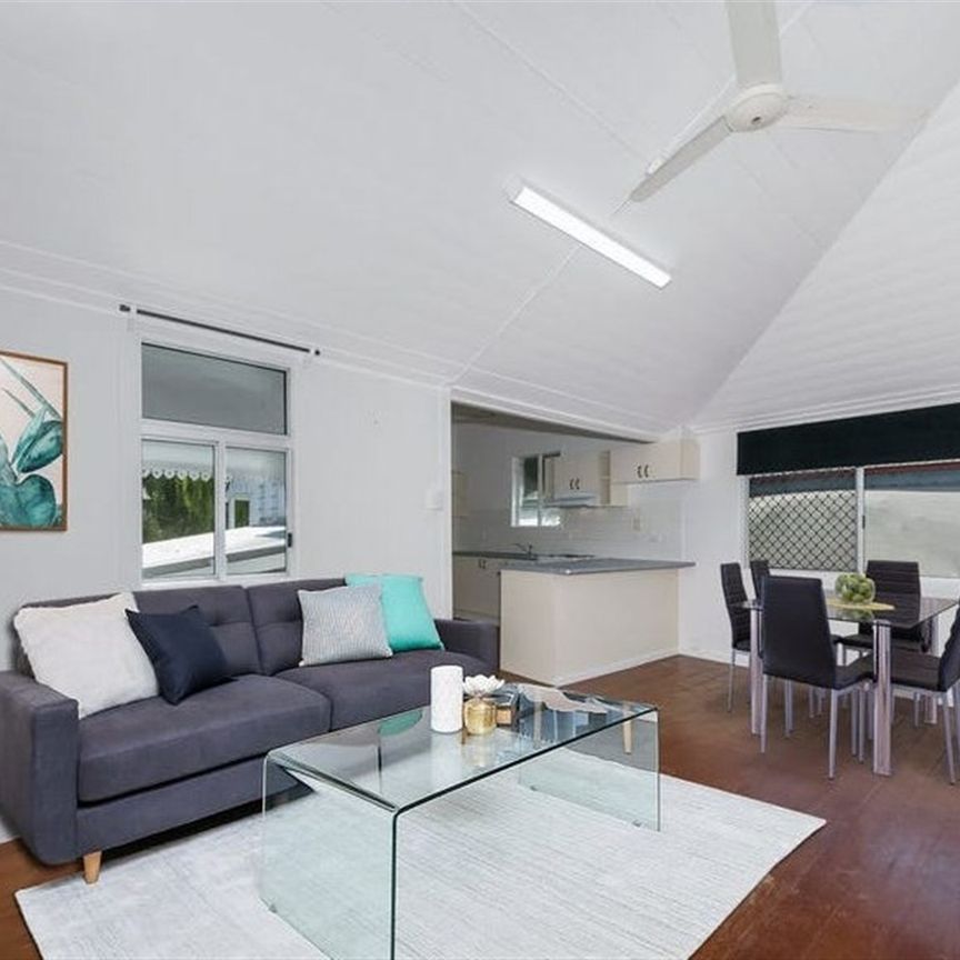 Comfortable Living in a Convenient Location + Study! - Photo 1