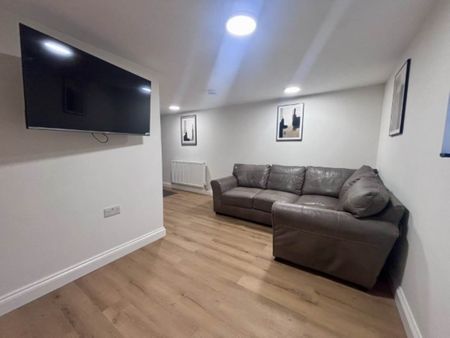 Victoria Road (room 2), Morley, Leeds - Photo 2