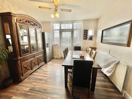 3 bedroom semi-detached house to rent - Photo 5