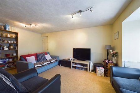 2 bedroom maisonette to rent - Photo 5