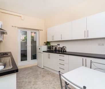 4 bedroom house to rent - Photo 3