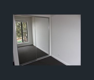 "Two bedrooms with two carparks" - Photo 3