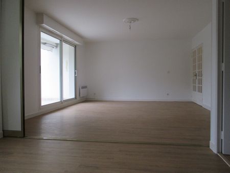 Location Appartement 4 pièces 94m² ORLEANS 45100 - Photo 4