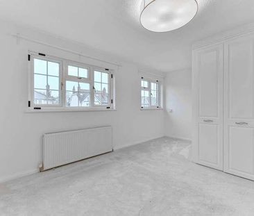 Croham Park Avenue, South Croydon, CR2 - Photo 2