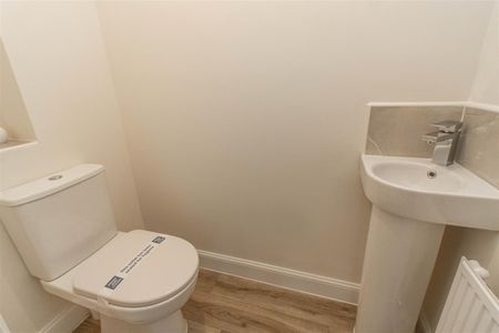 3 Bedroom House - Semi-Detached - Photo 2