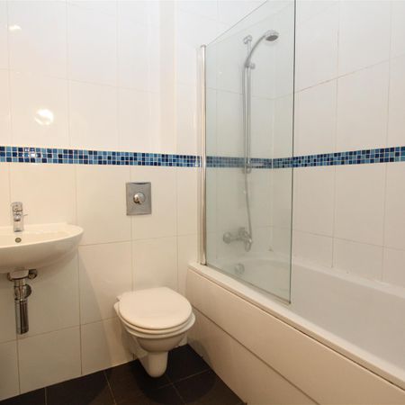 Waterloo Court, Leeds City Centre, LS10 1QN - Photo 4