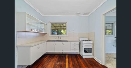 Central Mandurah Gem on 809sqm - Comfort, Character & Coastal Convenience - Photo 4