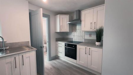 6 Ardenvohr Street, Belfast, BT6 8NA - Photo 2