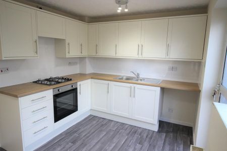 2 bedroom terraced house to rent - Photo 3