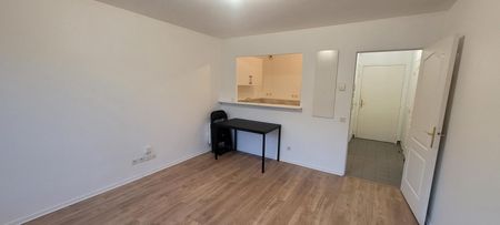 Location Appartement 2 pièces 45m² ISSY LES MOULINEAUX 92130 - Photo 2